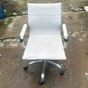 Ghế Xoay Da Trắng Cũ Cho Văn Phòng