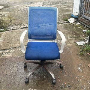 Ghế Xoay Lưới Xanh Cũ Tiện Dụng